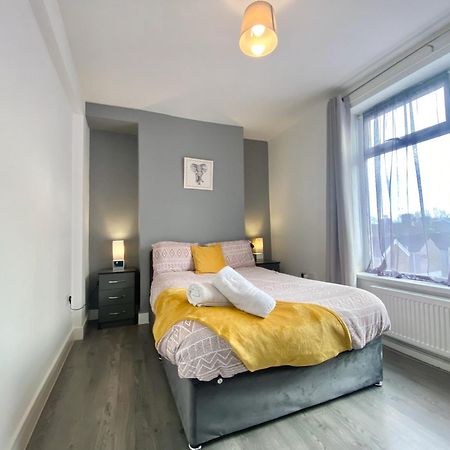 Emerald Living, 4 Bedrooms In The Heart Of Swansea, Close To Beaches! Exteriör bild